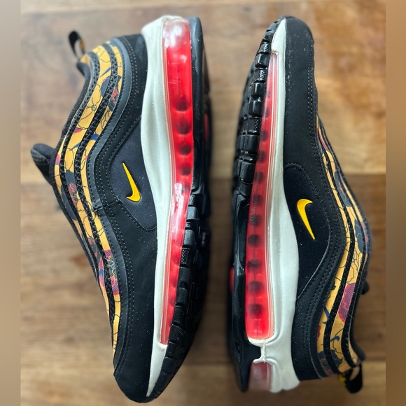 NIKE AIR MAX 97 SE GOLD/ BLACK FLORAL SIZE 9 WOMENS - Picture 4 of 10
